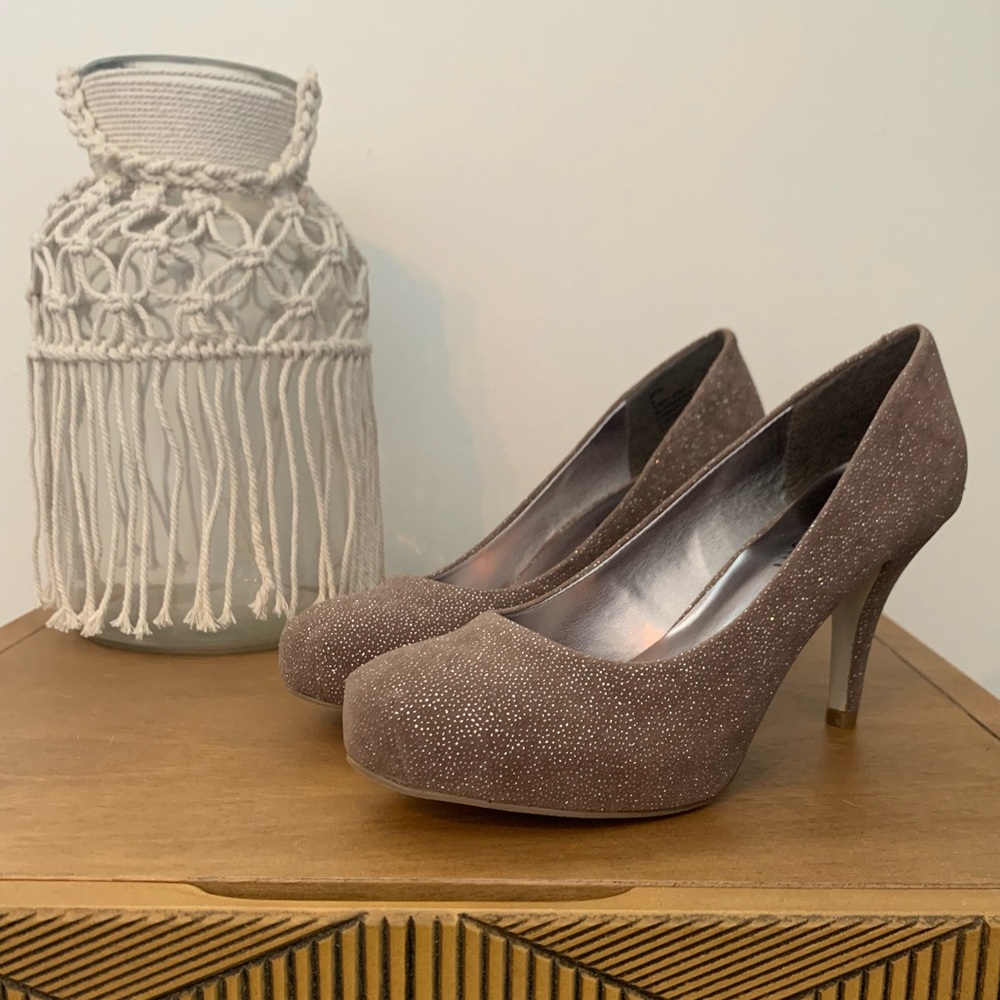NEW Madden Girl blush glitter pumps heels / Size 8 / Getta style - Picture 3 of 11